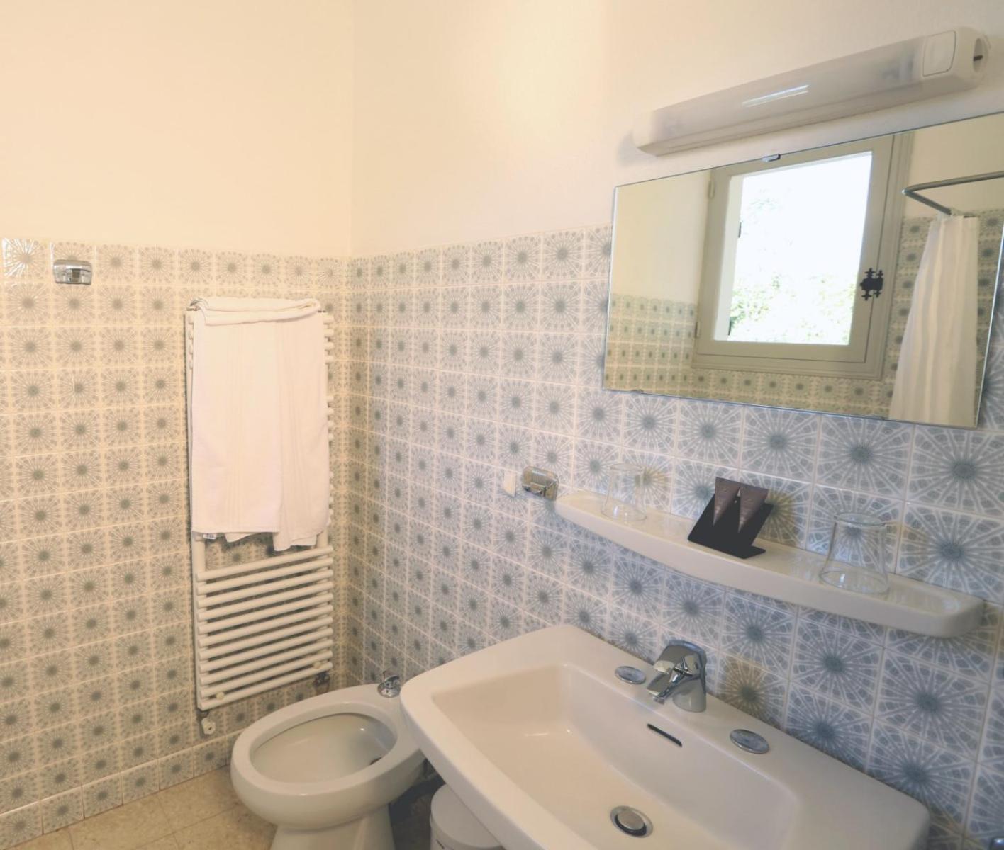 Hotel De La Plage - Hdlp Bormes-les-Mimosas Rom bilde