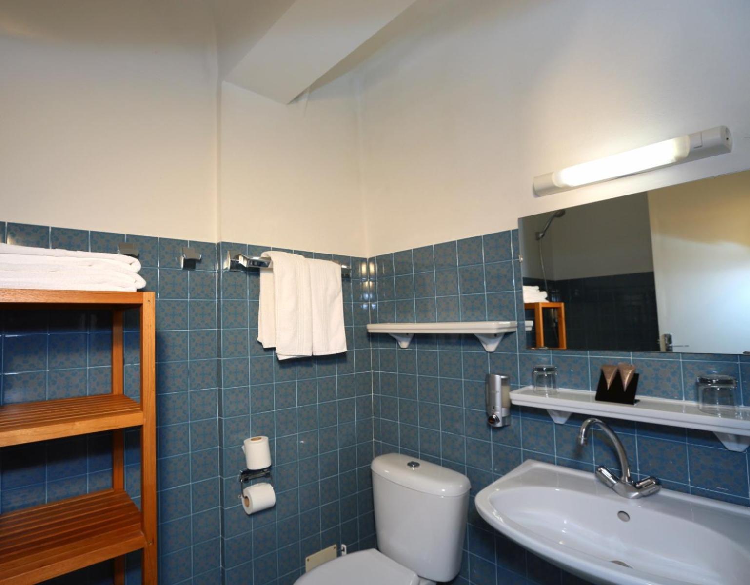 Hotel De La Plage - Hdlp Bormes-les-Mimosas Rom bilde